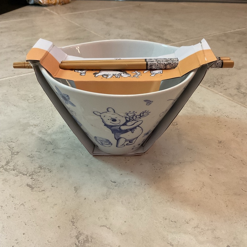 Disney Winnie the Pooh Noodle Bowl with Chopsticks NWT